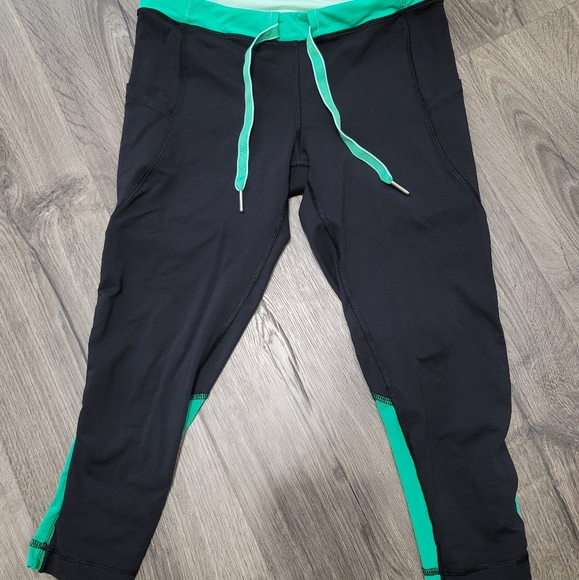 Lululemon Crop Leggings - Picture 1 of 4